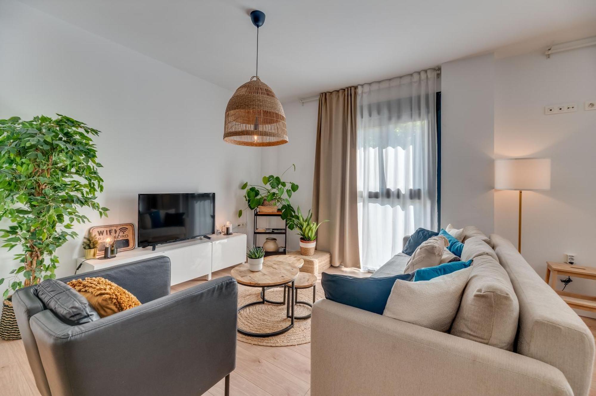 Urban Chic Loft Center Apartment